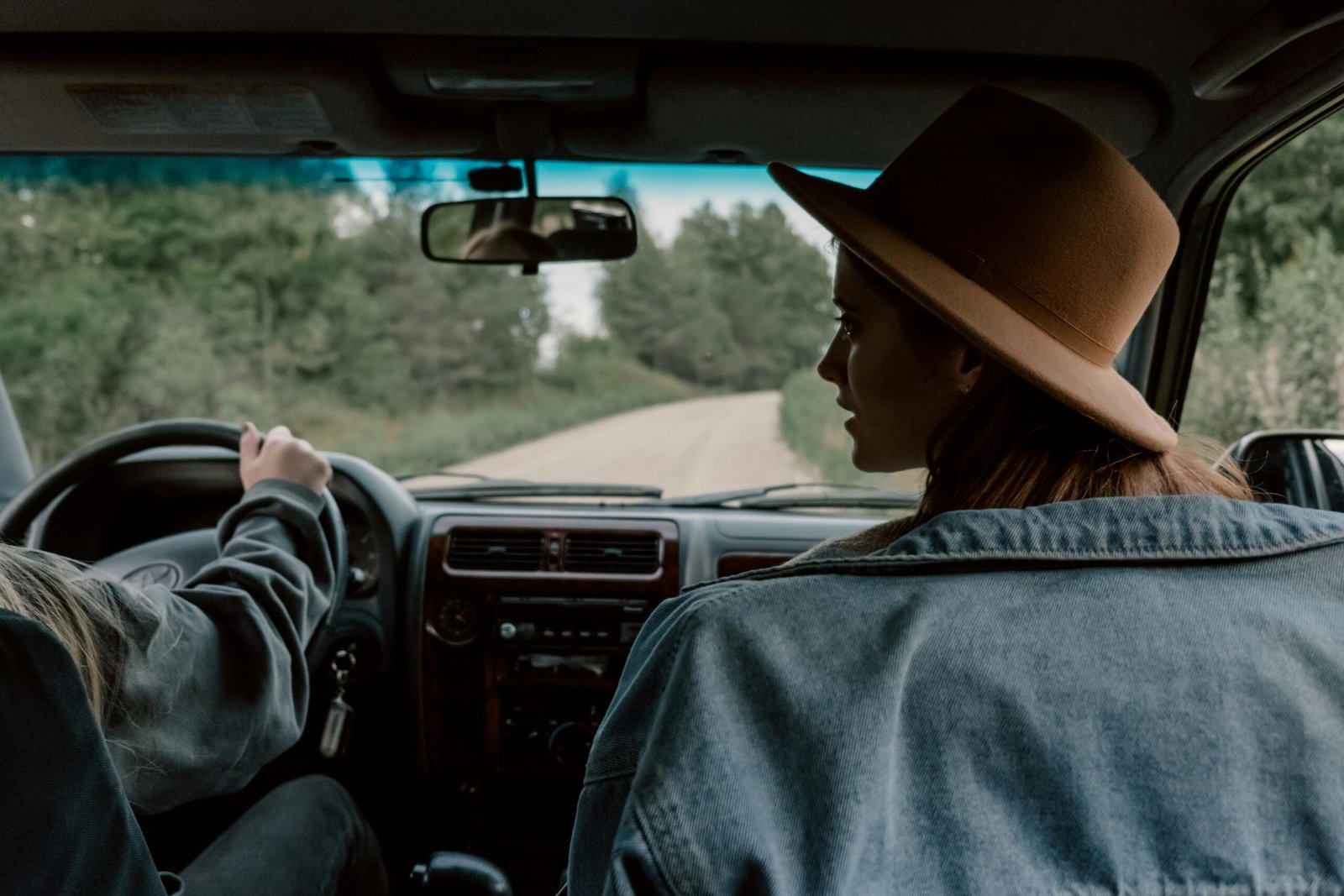 10 Essential Automotive Gadgets Every Car Enthusiast Should Own